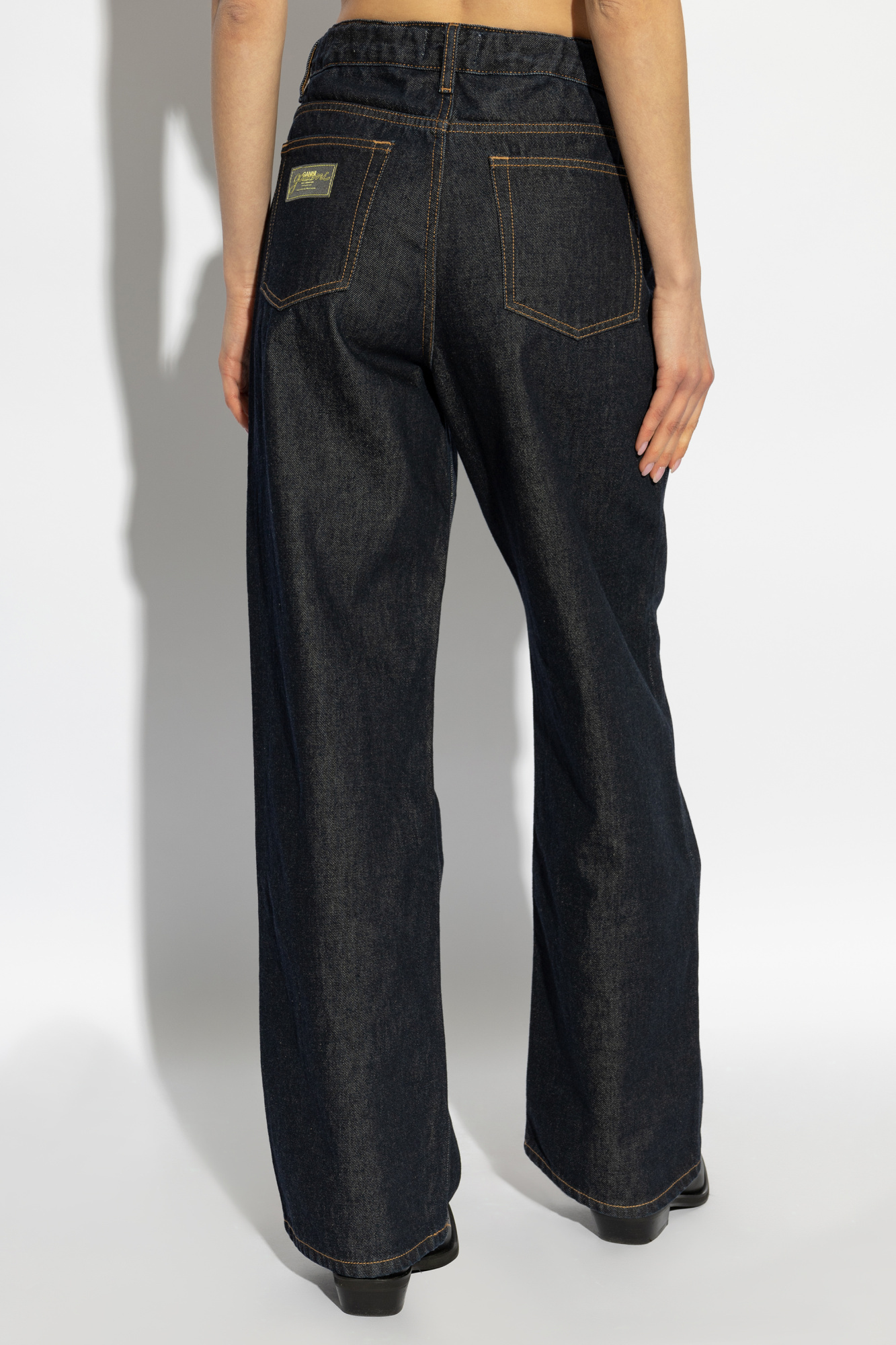 Ganni Rinse Belt Izey Jeans In Black