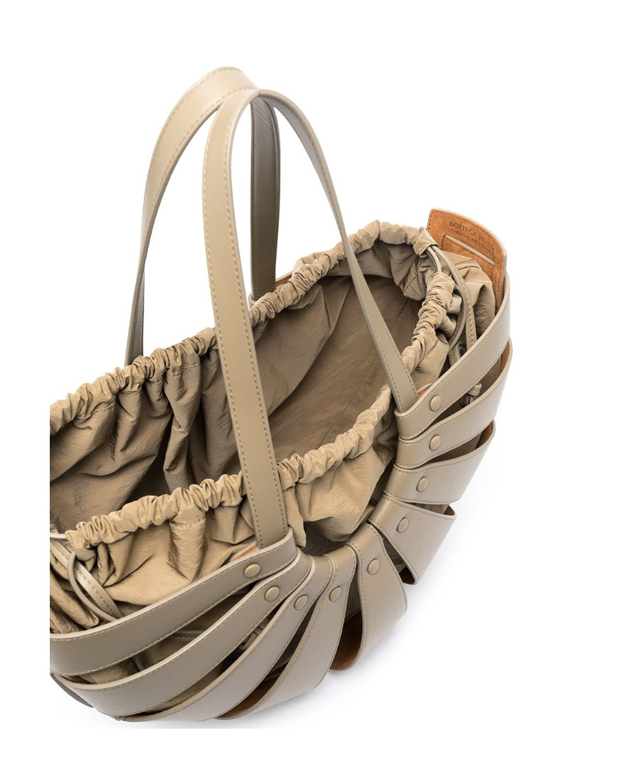 Bottega Veneta The Shell Bag In Green