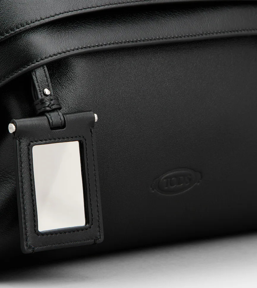 Tod's Wave Small Leather Bag In Black