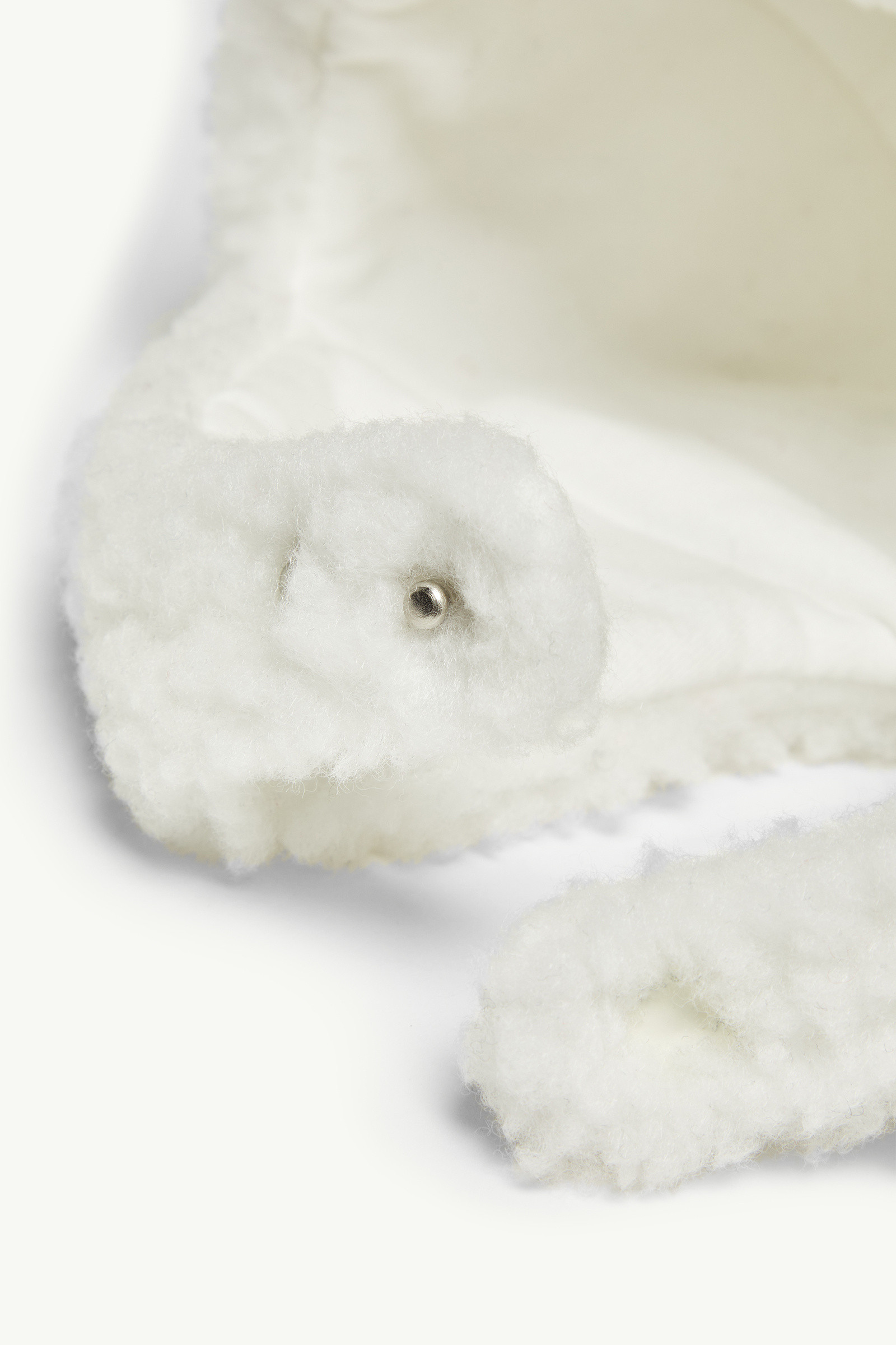 Moncler Enfant Earflaps Teddy Cap In White