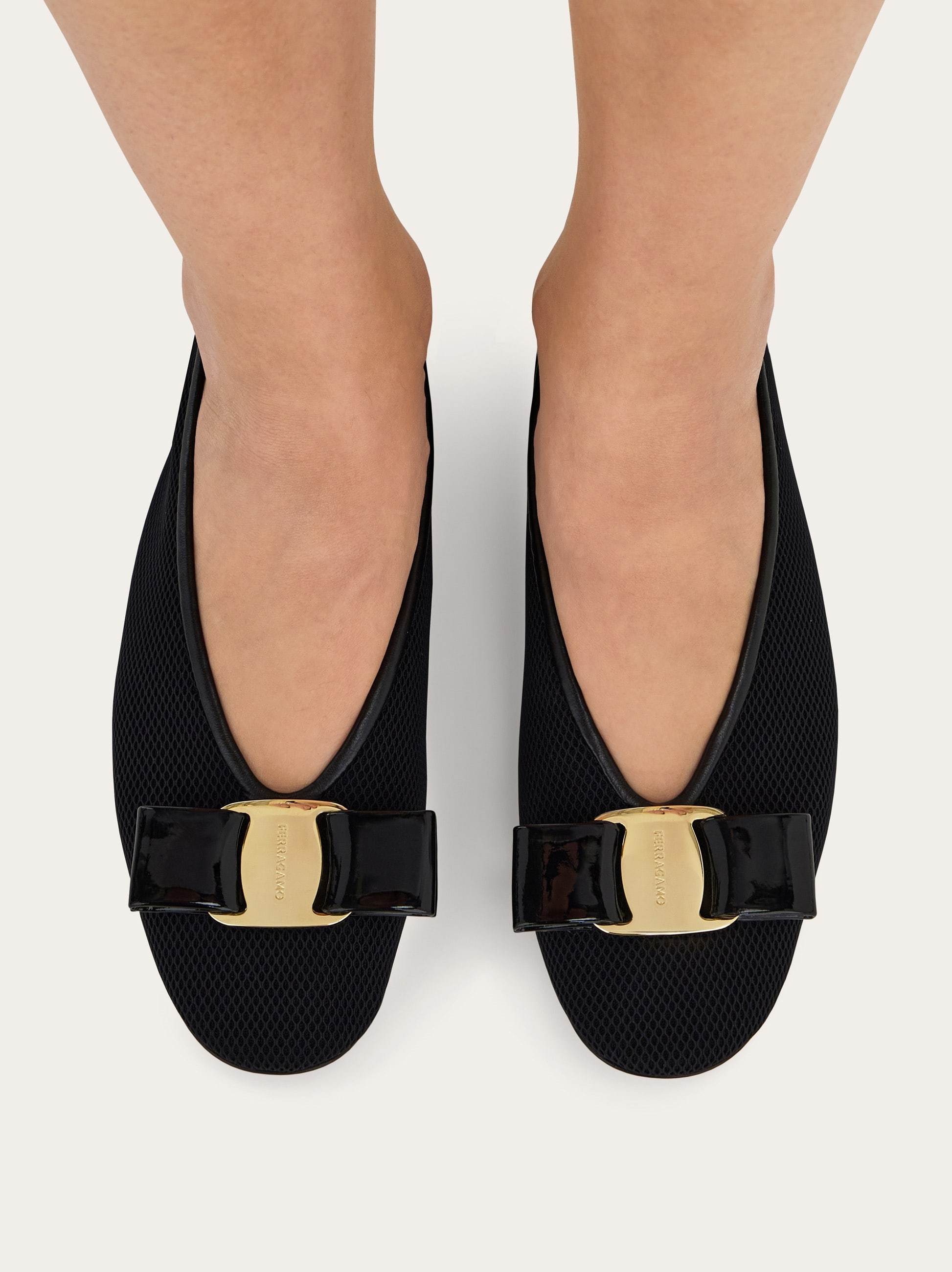 Ferragamo Vanna V Ballerinas In Velvet In Black