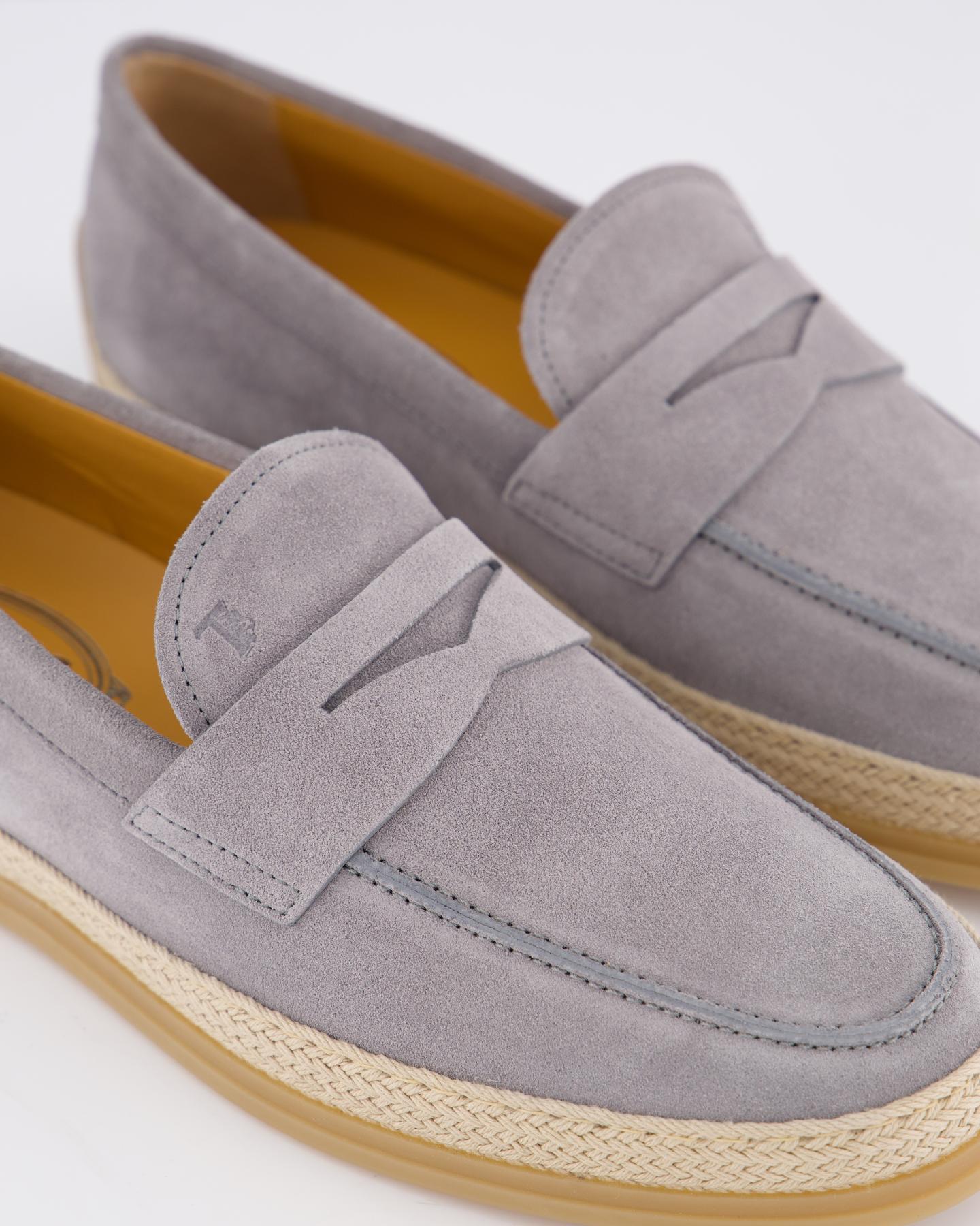 Tod's Round Head Loafer Shoes In Gray