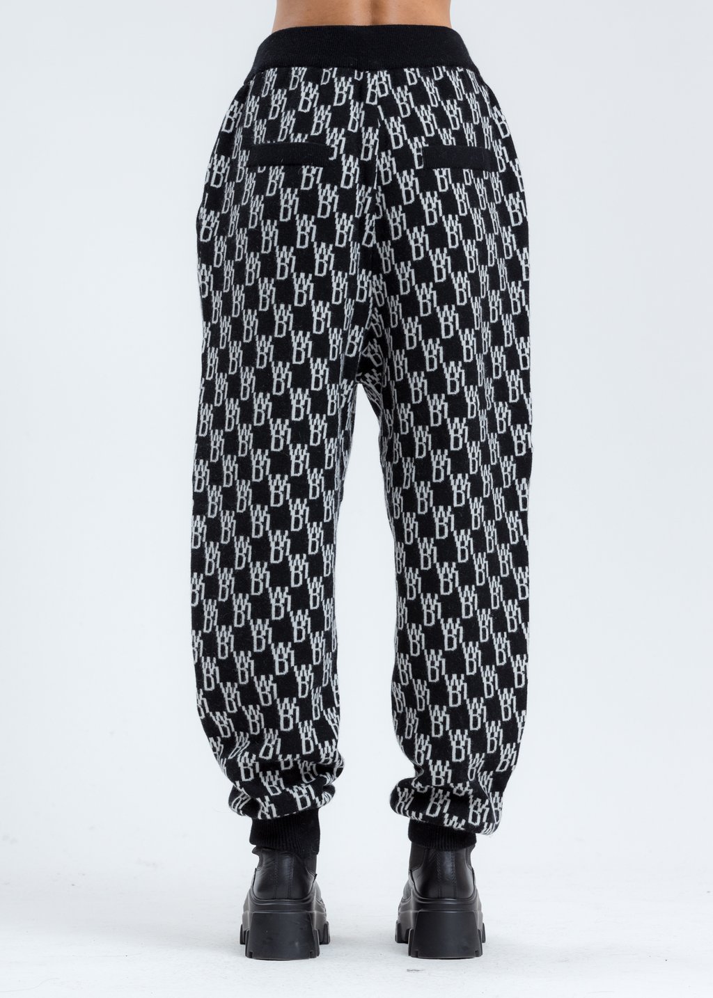 We11 Done Intarsia Knit Track Trousers In Black