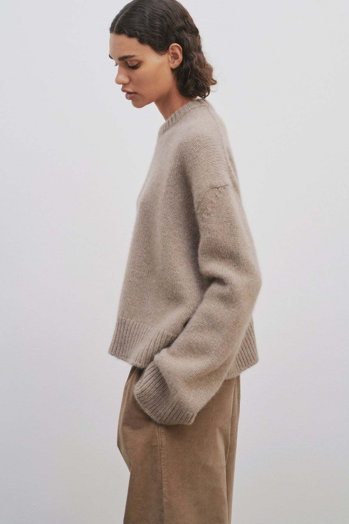 The Row Long-sleeved Cashmere Sweater In Brown