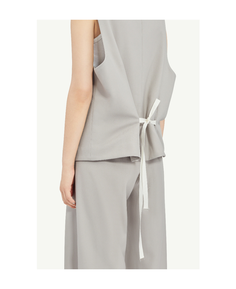 Mm6 Maison Margiela V-neck Padded Waistcoat In White
