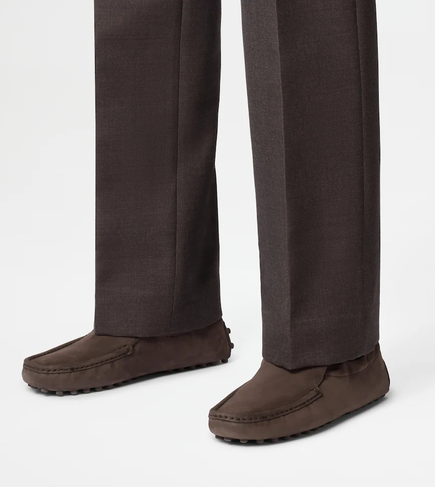 Tod's Gommino Leather Loafers In Brown