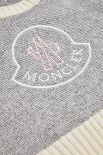 Moncler Enfant Logo-patch Crewneck Jumper In Gray