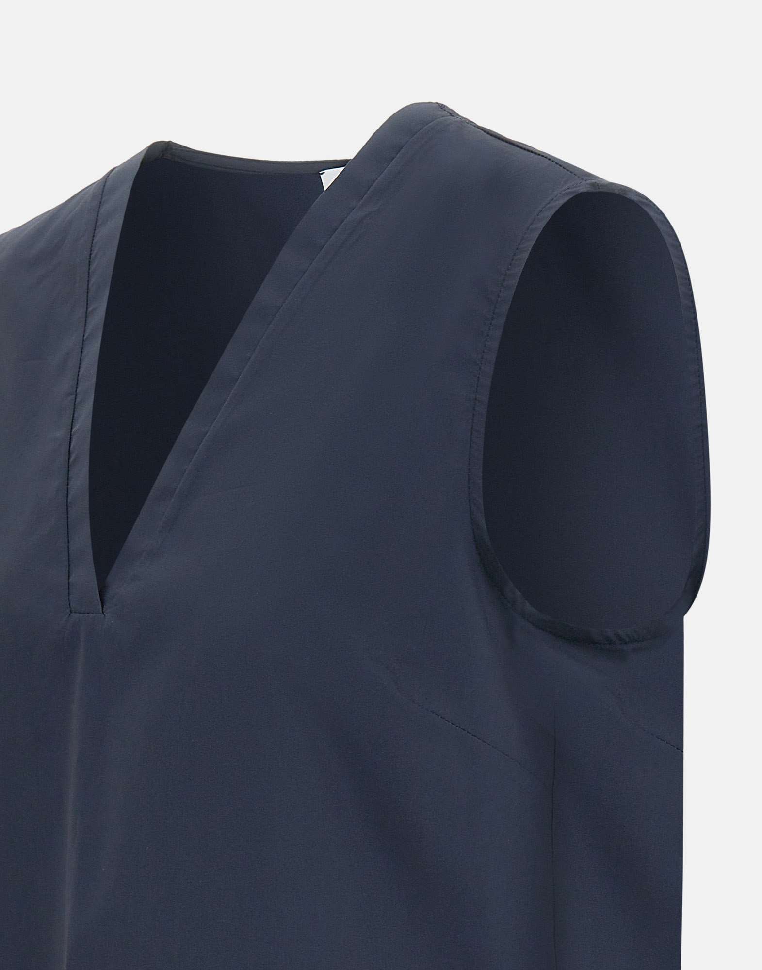 Kaos Sleeveless Top