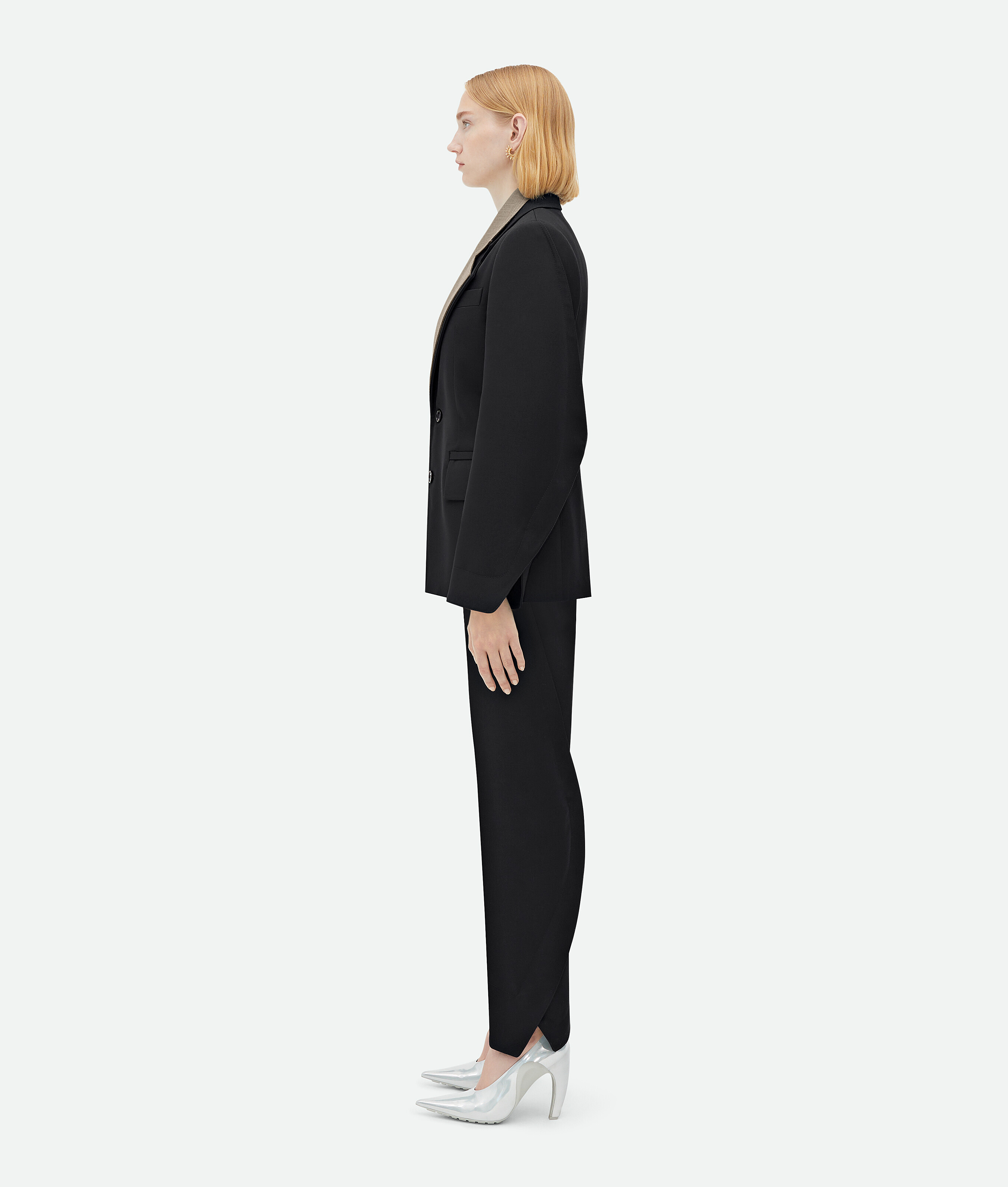 Bottega Veneta Single-breasted Long-sleeved Suit Jacket In Black