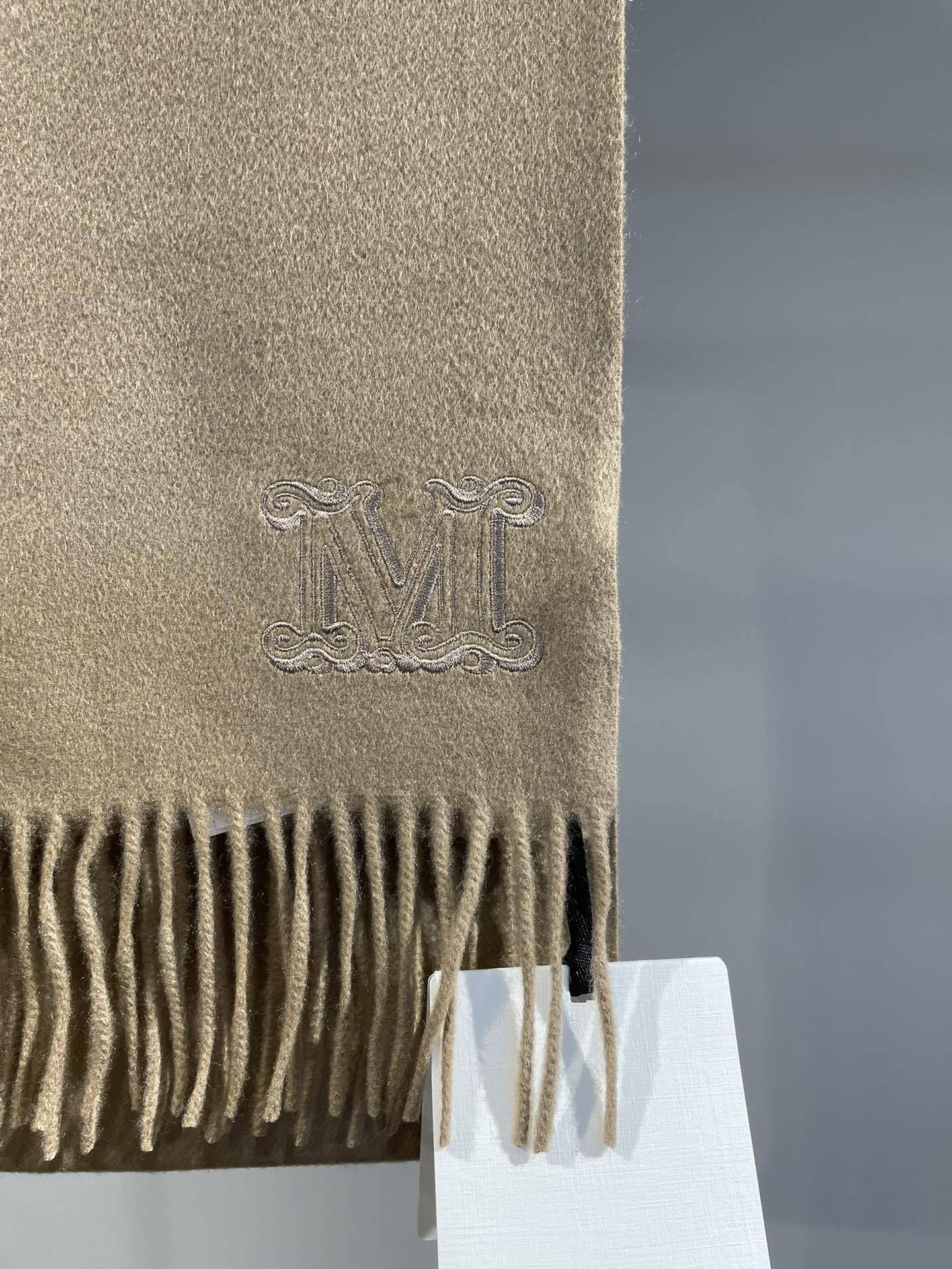 Max Mara Logo Cashmere Scarf In Nude