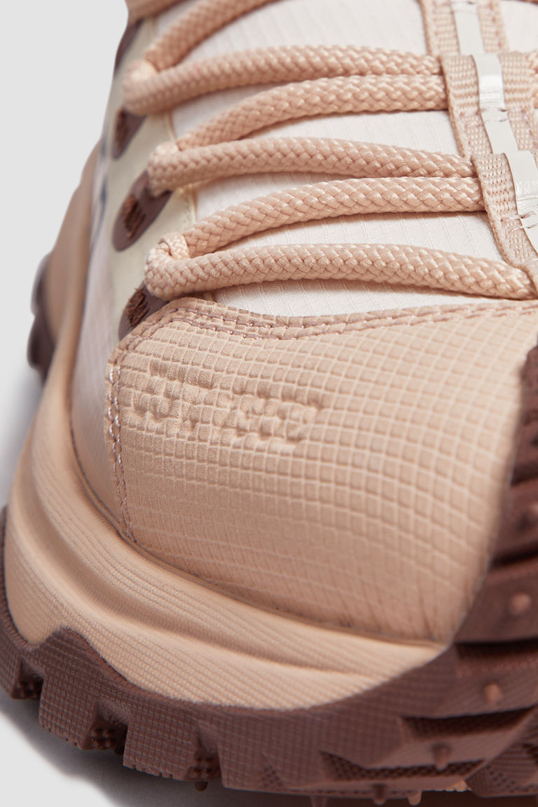 Moncler Women Trailgrip Lite2 Sneaker In Nude
