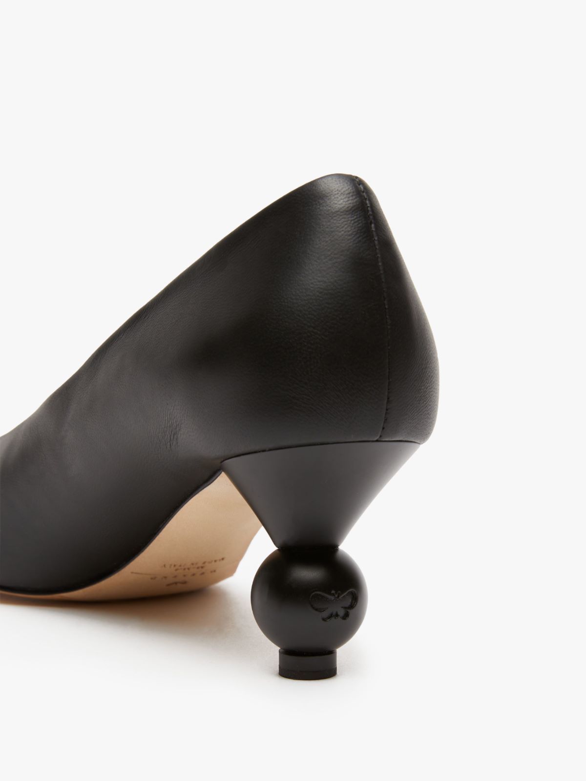 Weekend Max Mara Pointed High Heels In Black