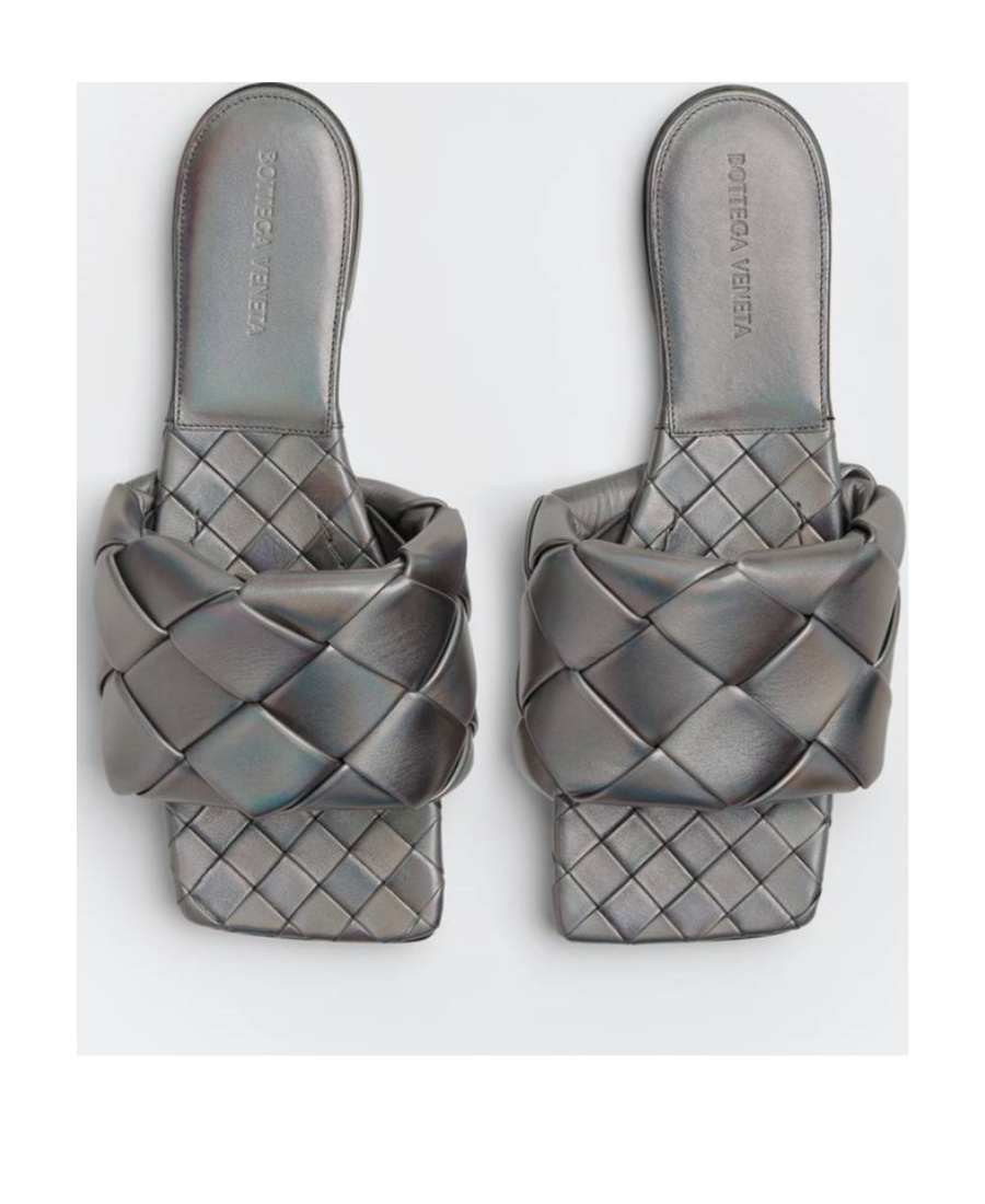 Bottega Veneta Lido Intrecciato Flat Sandals In Gray