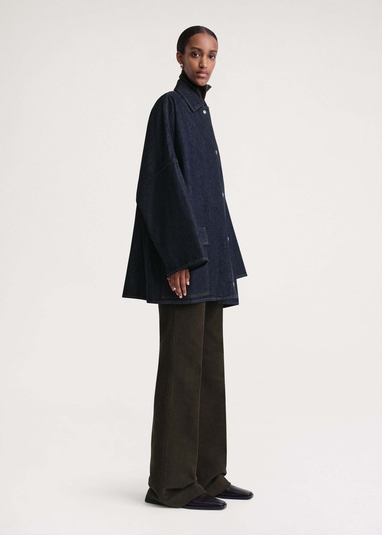 Totême Wide-sleeves Button-up Denim Jacket In Black