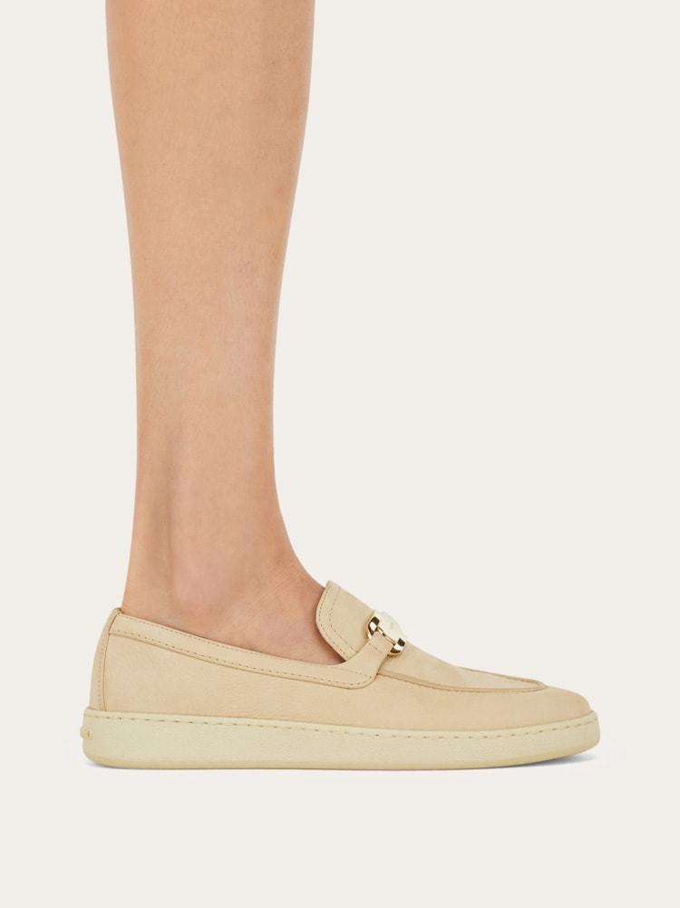 Ferragamo Nubuck Leather Loafers Gold Hardware In Nude