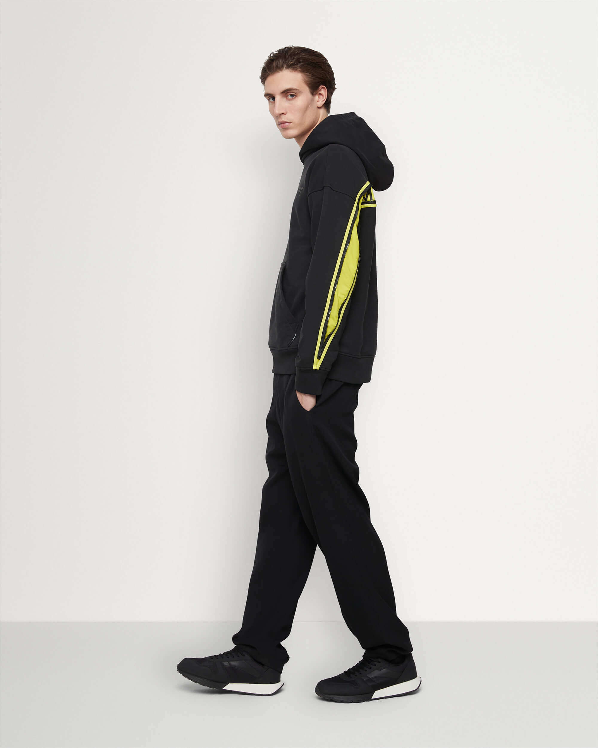 Moose Knuckles Deschamps Zipped-logo Hoodie In Black