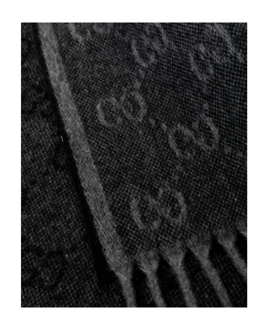 Gucci Wool Fringed Scarf In Black