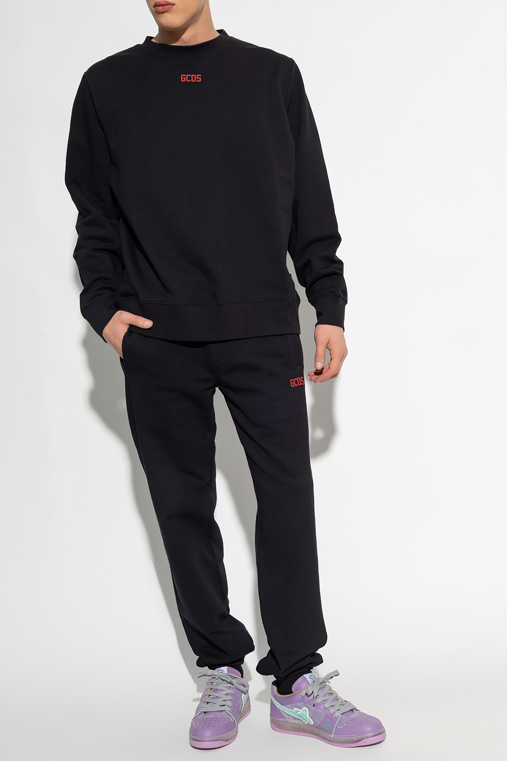 Gcds Logo-print Crew Neck Sweatshirt In Black