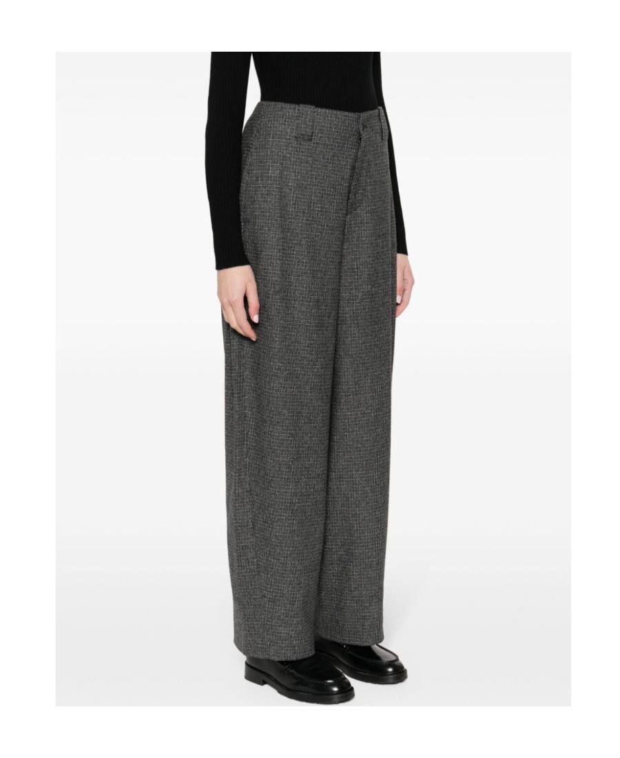 Closed Check-pattern Tapered Trousers In Black