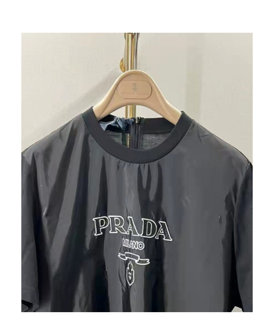 Prada Logo Short-sleeved T-shirt In Black