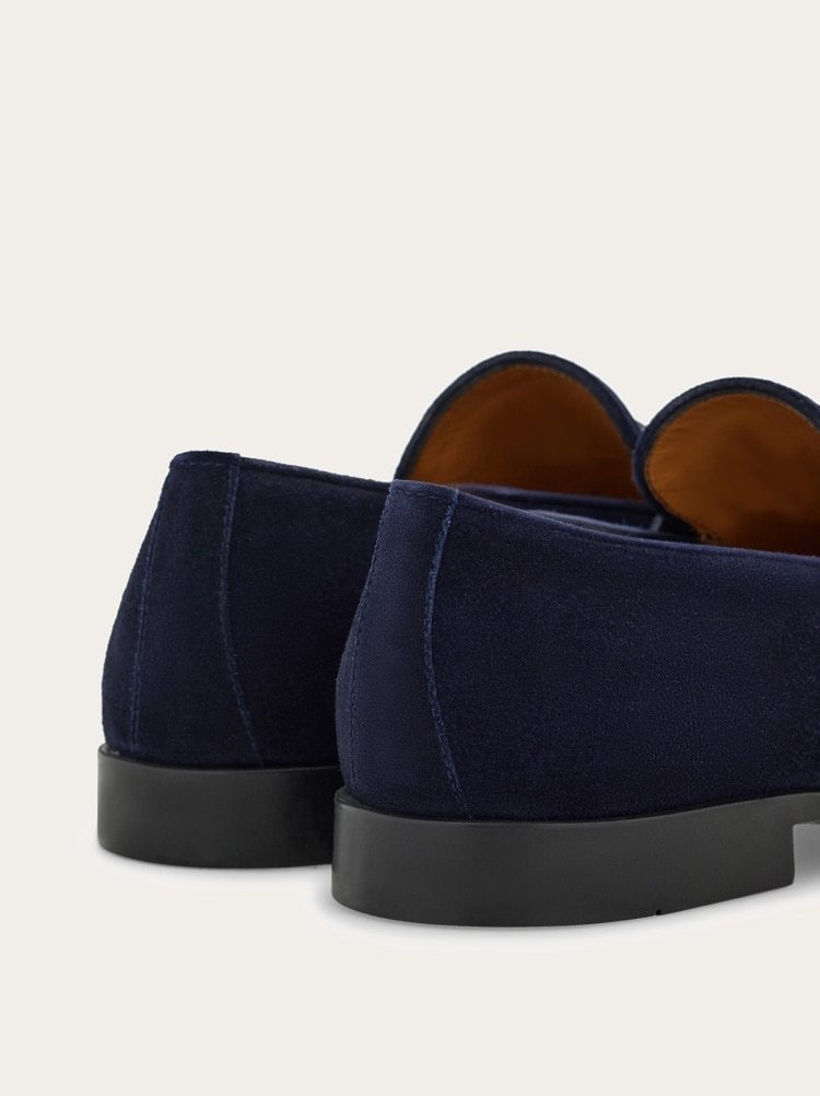 Ferragamo Logo Loafers In Black