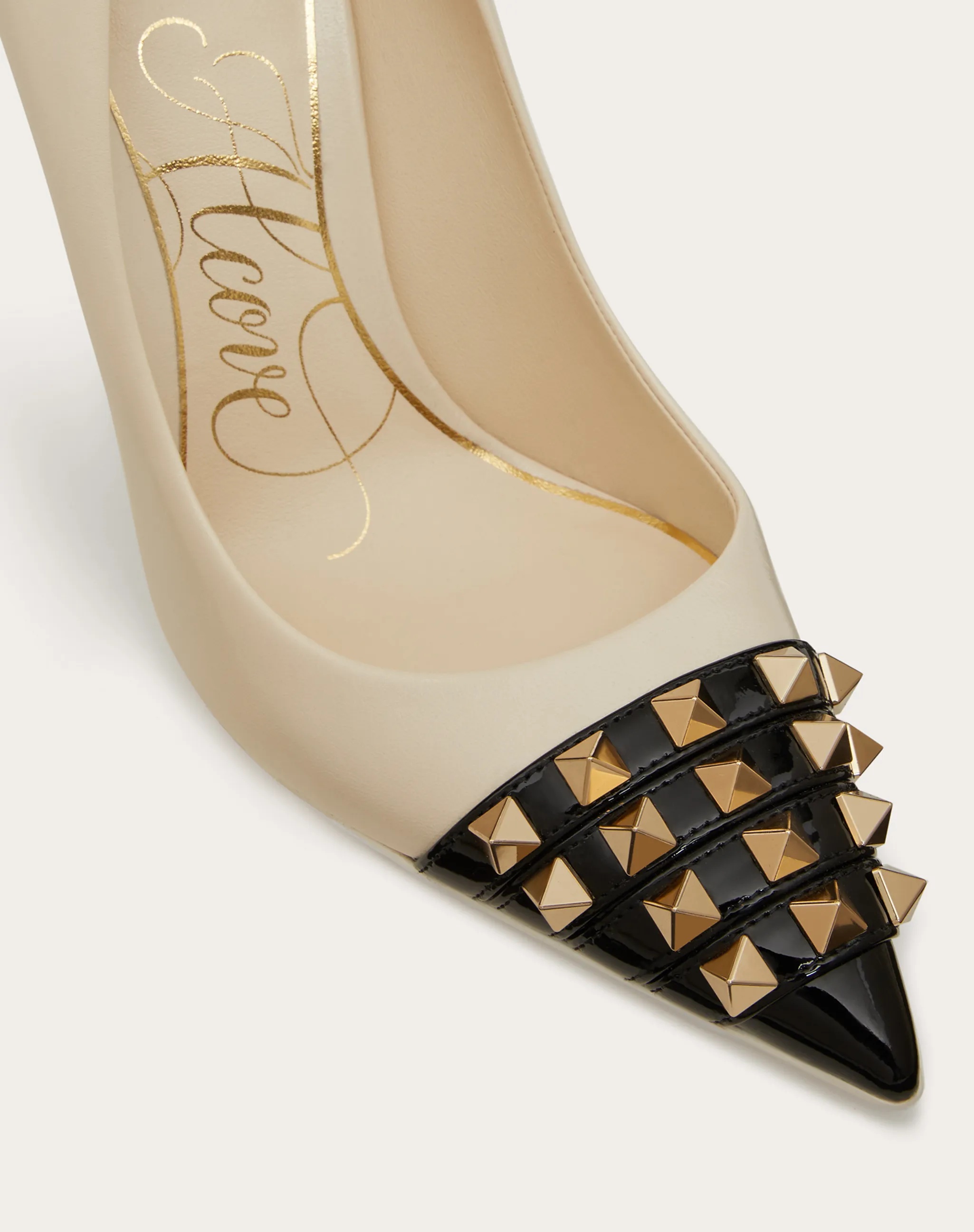 Valentino Rockstud Alcove 90mm Pumps In White