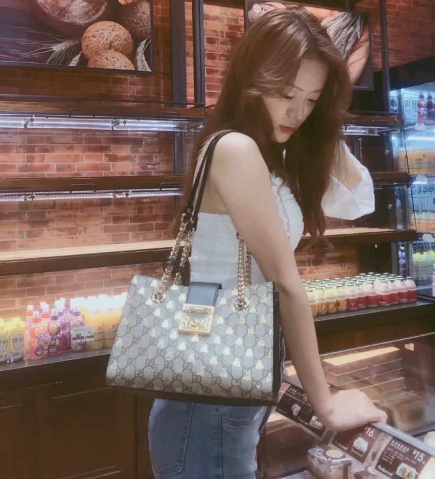 Gucci Padlock Small Gg Bees Shoulder Bag In Nude