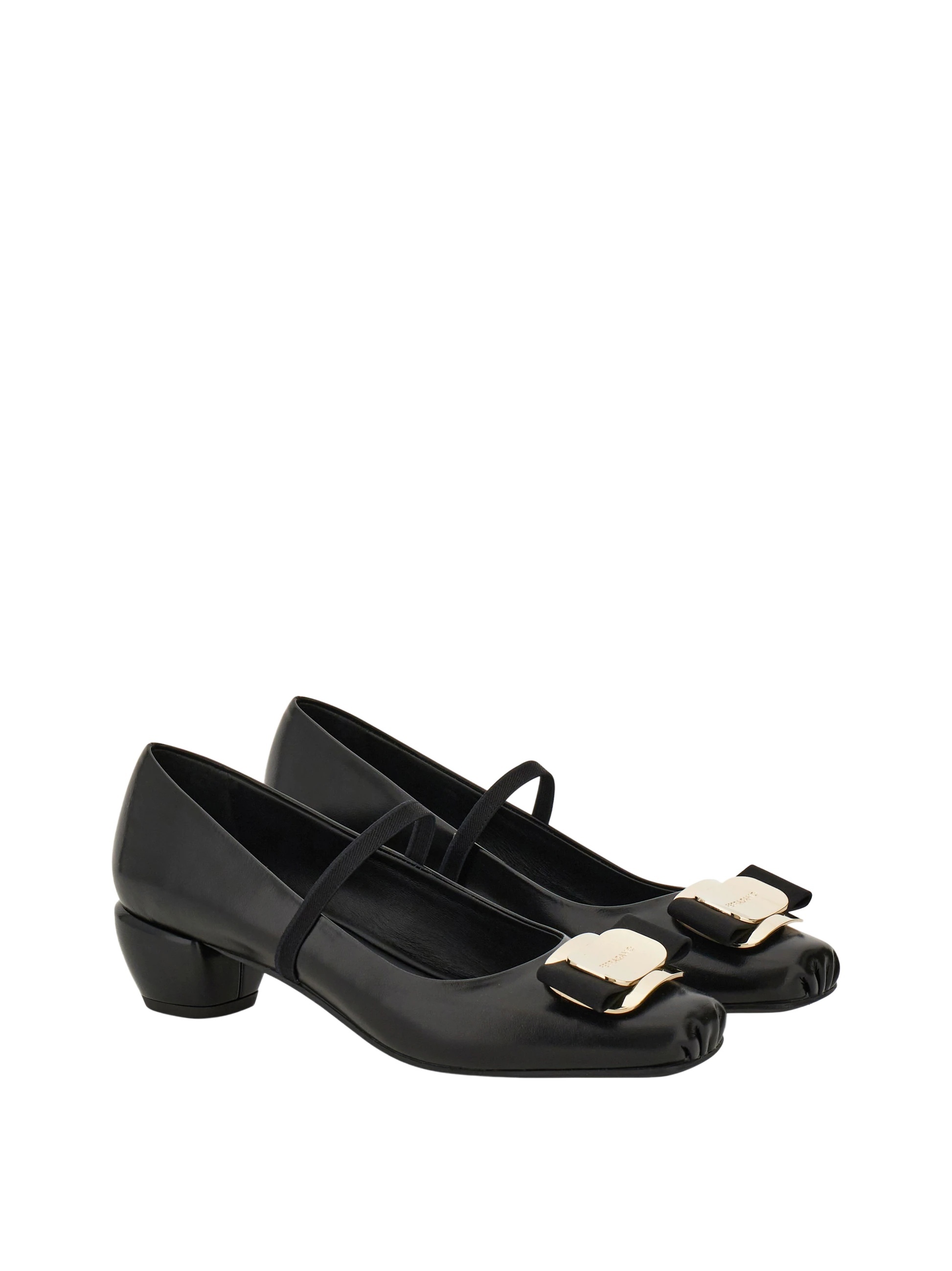Ferragamo New Vara Plate Pump In Black