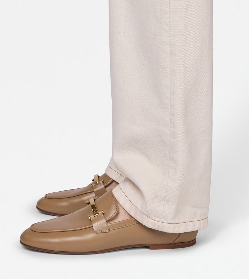 Tod's Leather Loafers In Brown
