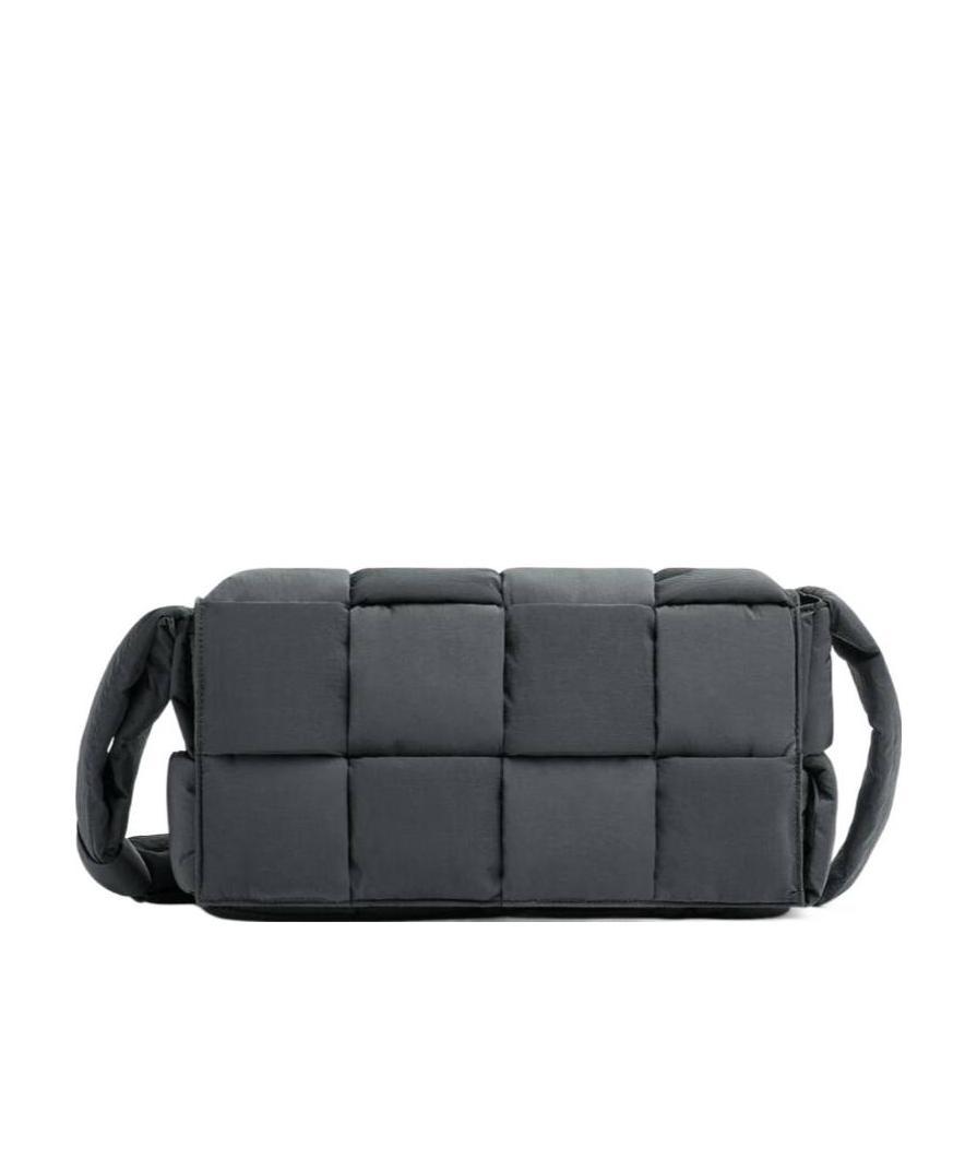 Bottega Veneta Intrecciato-weave Shoulder Bag In Black