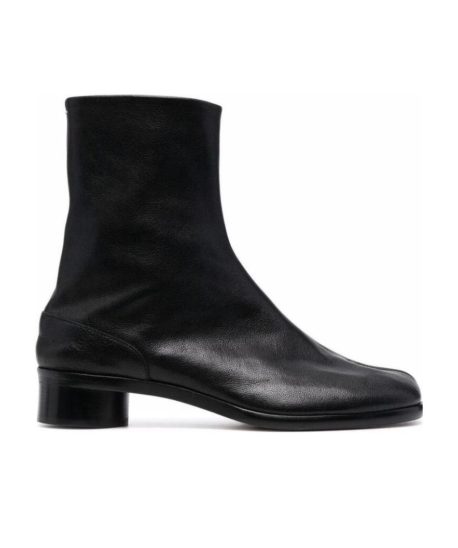 Maison Margiela Tabi Split-toe Textured-leather Boots In Black