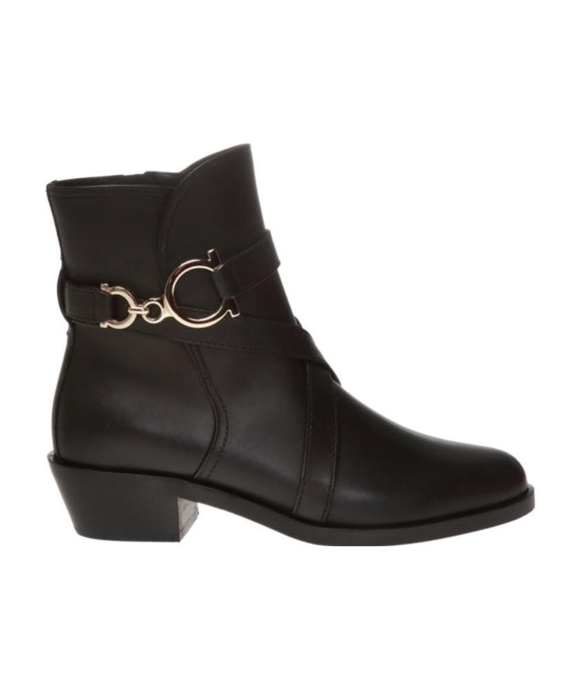 Ferragamo Logo Buckle Shady Leather Booties 4cm In Black