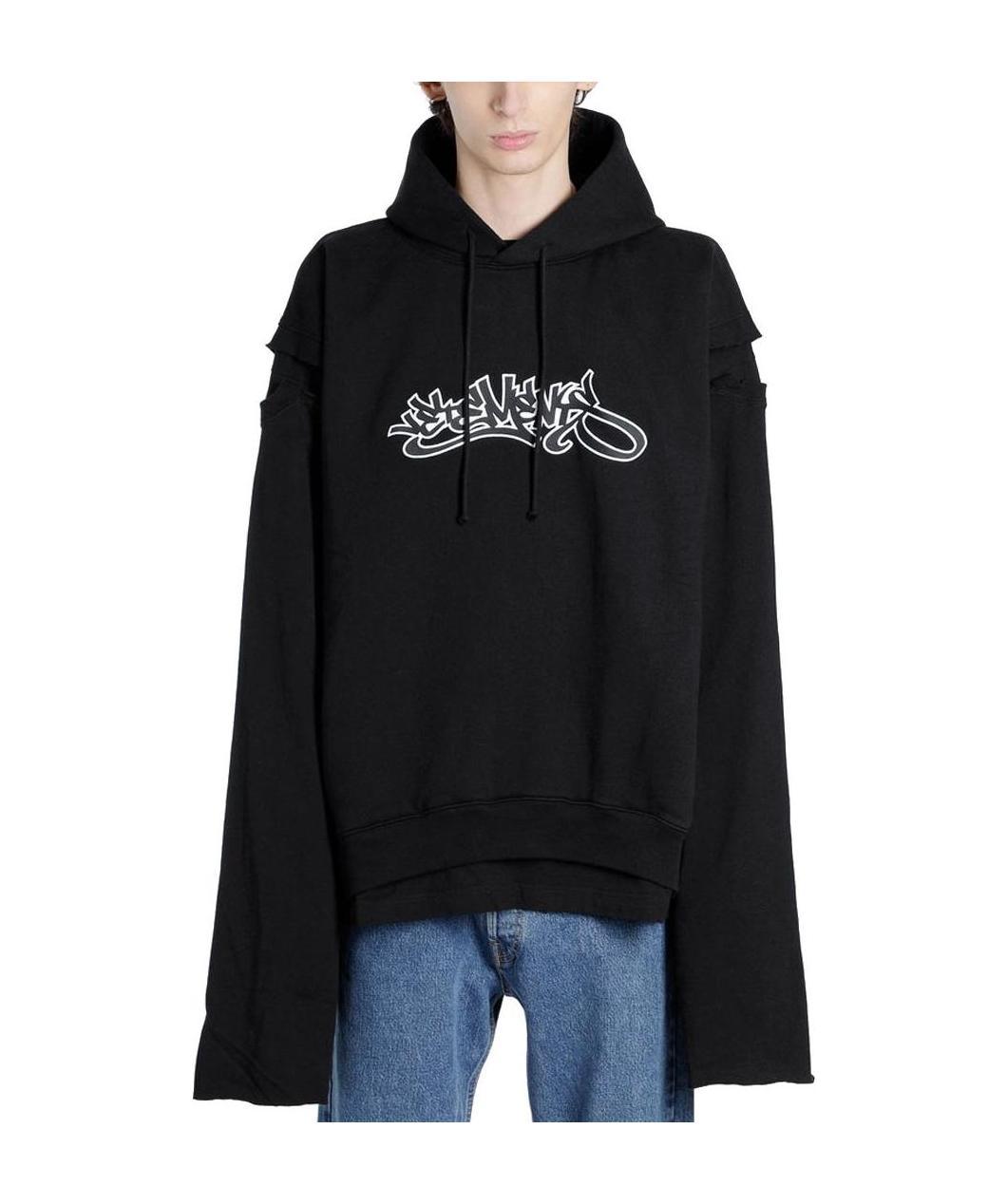 Vetements Logo Hooded Sweater In Black