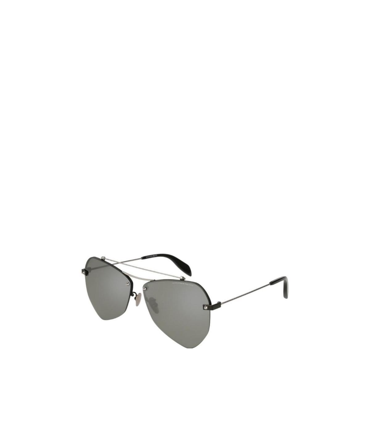 Alexander Mcqueen Black Logo Detail Sunglasses In Gray