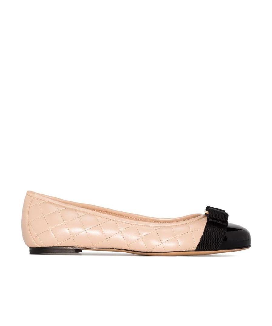 Ferragamo Varina Bow-embellished Quilted Smooth And Patent-leather Ballet Flats In Nude