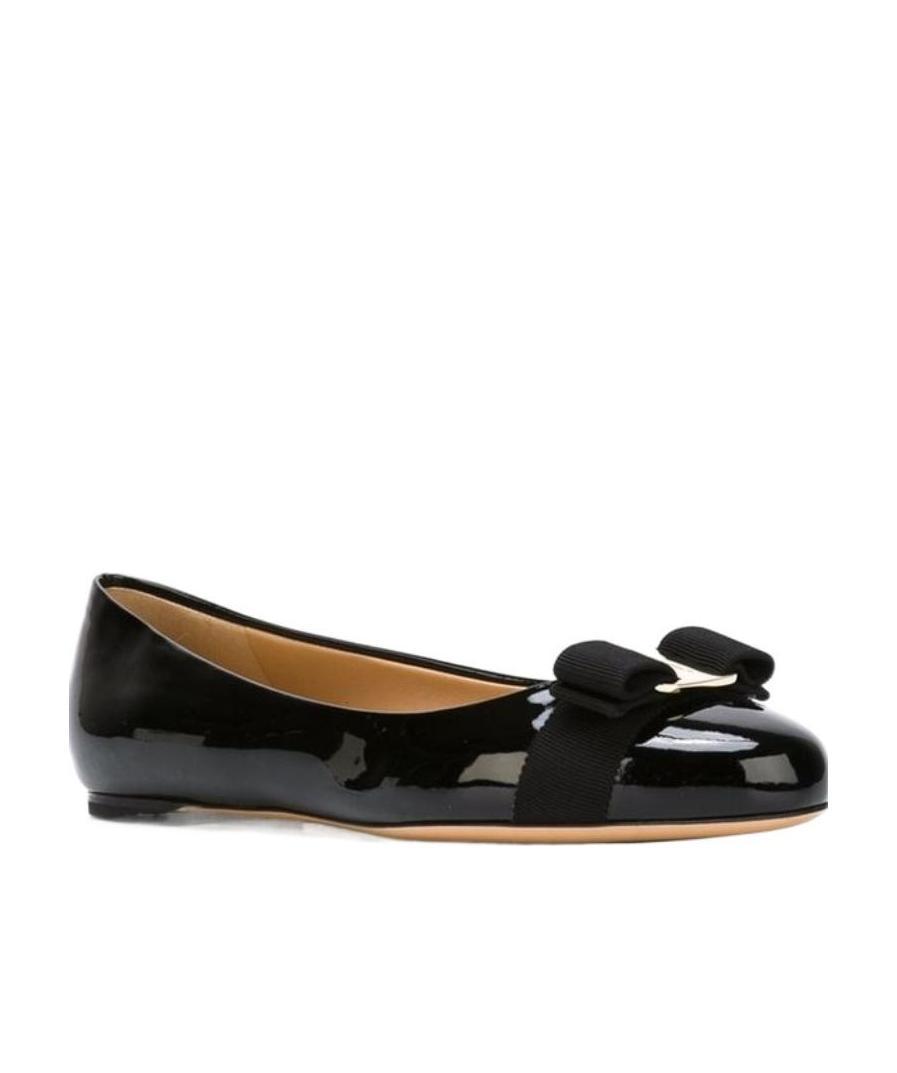 Shop Ferragamo Ballet Flats In Black