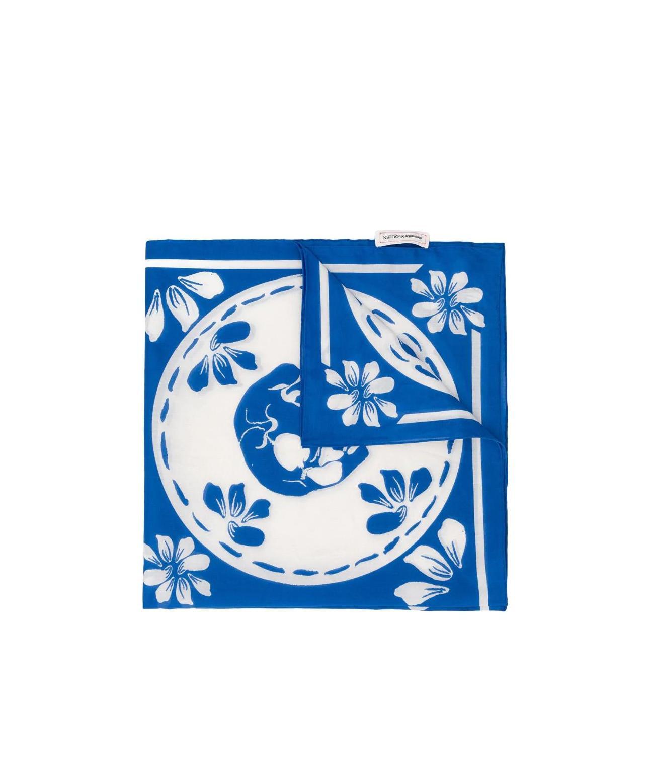 Alexander Mcqueen Pattern Printed Scarf In Blue