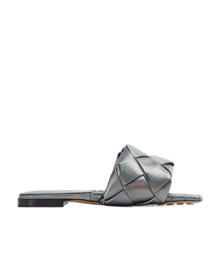 Bottega Veneta Lido Intrecciato Flat Sandals In Gray