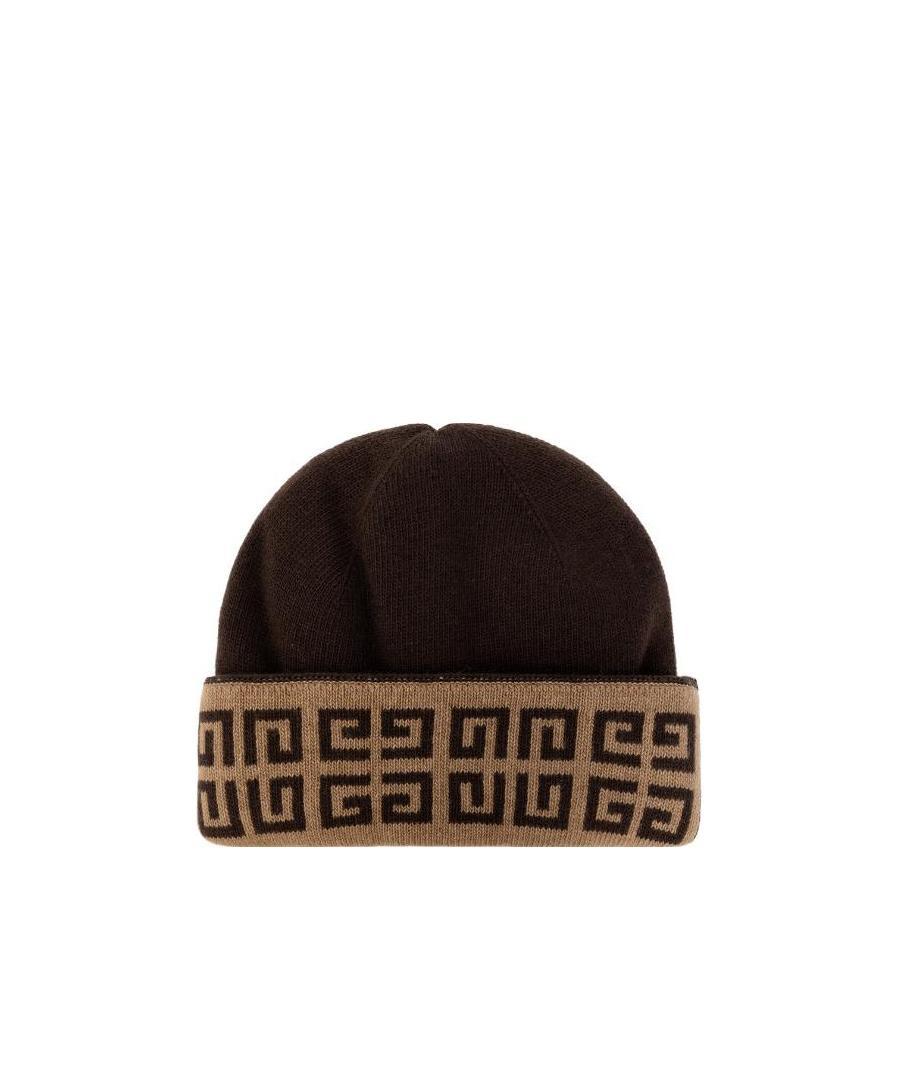 Givenchy The Logo Has A Double-sided Pee Cap. In Black
