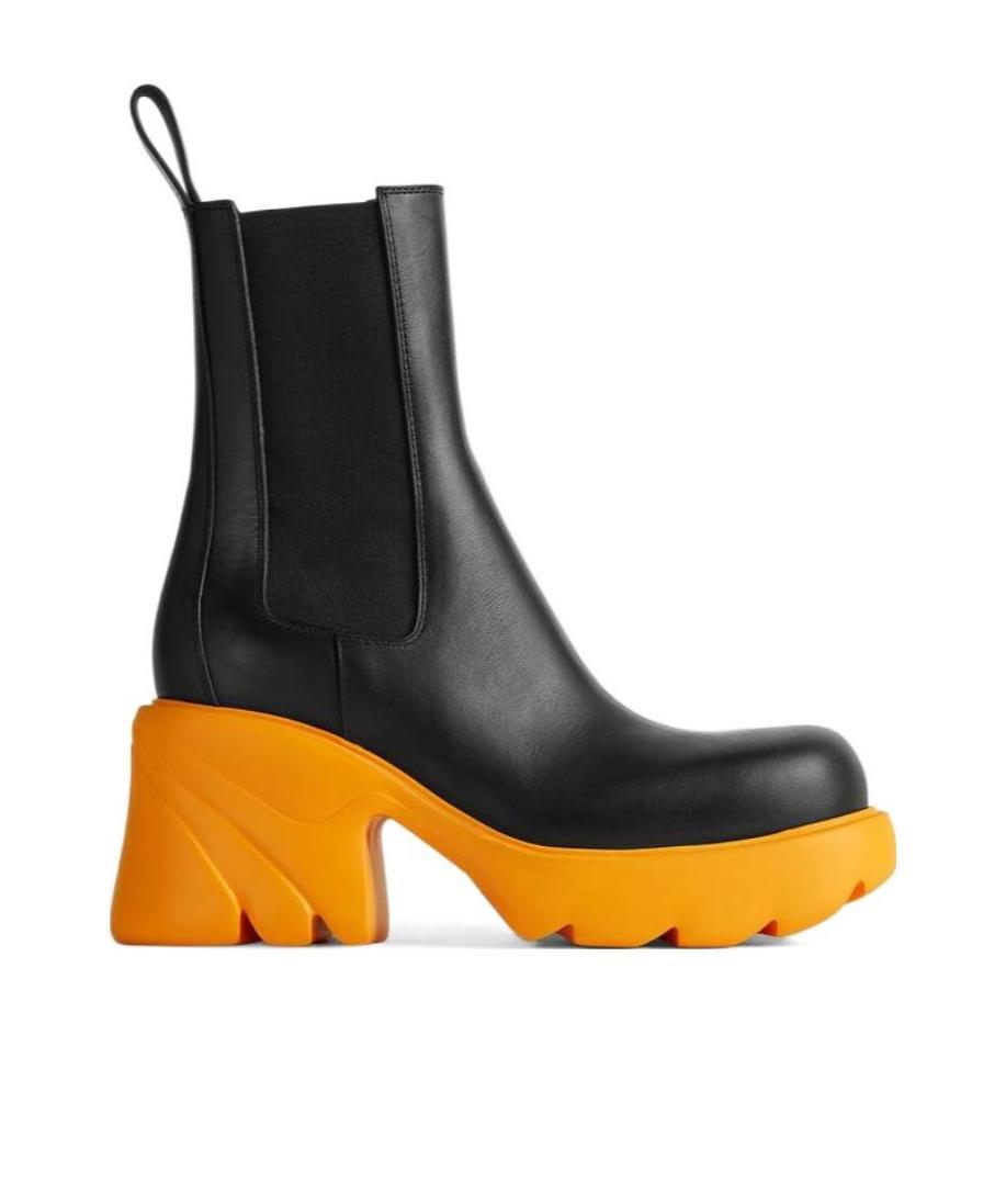 Bottega Veneta Flash Leather Bootie In Black