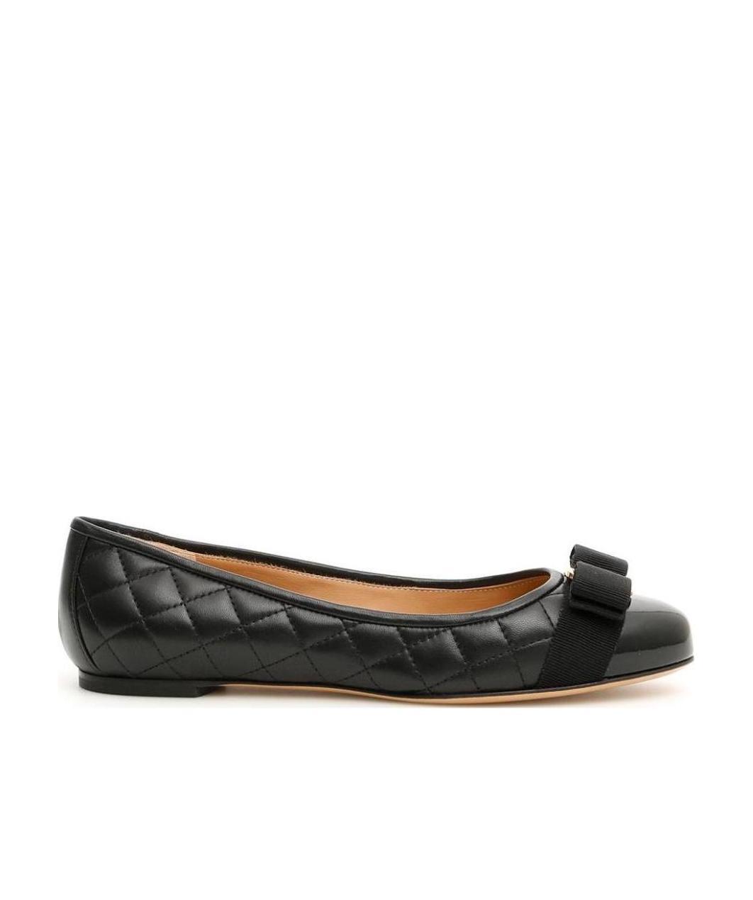 Shop Ferragamo Varina Ballet Flats In Black