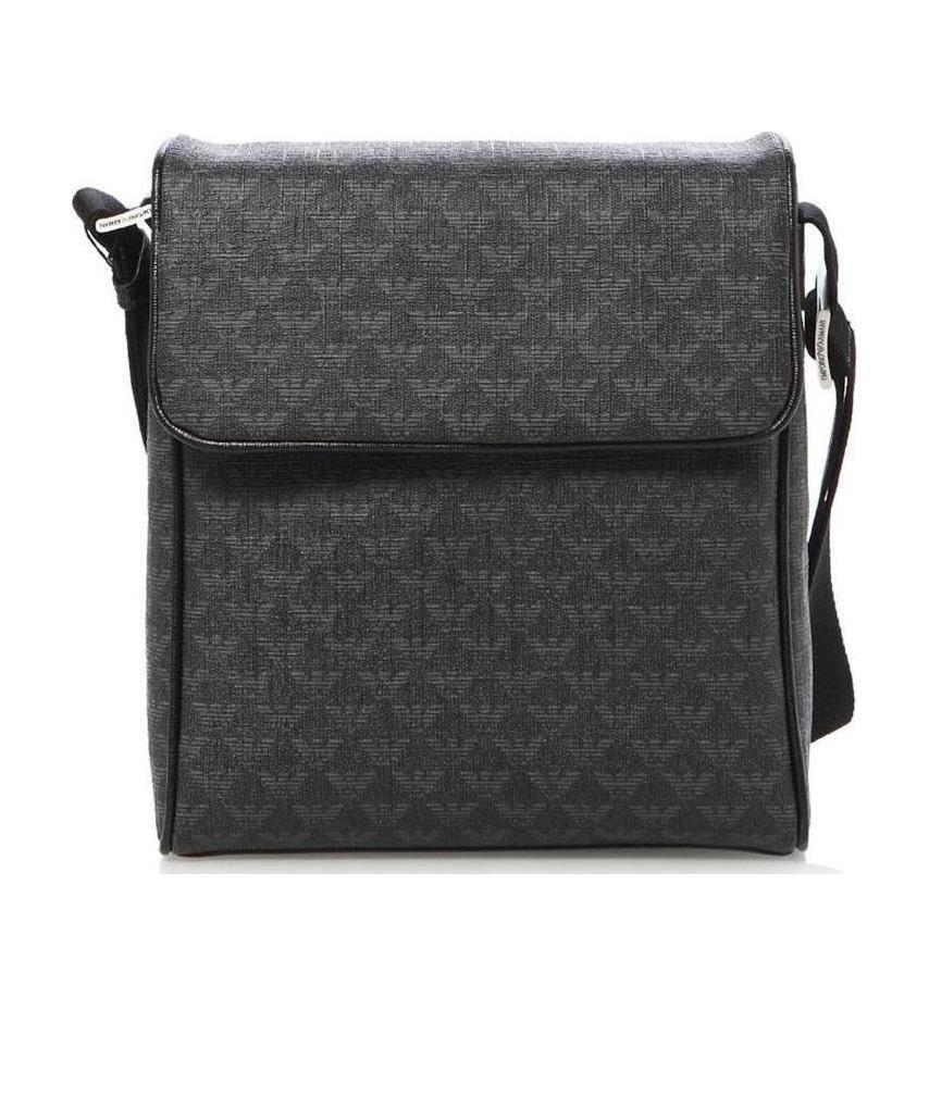 Emporio Armani Logo Shoulder Bag In Black