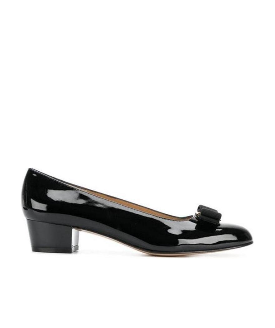 Ferragamo Vara Bow-embellished Patent-leather Pumps In Black