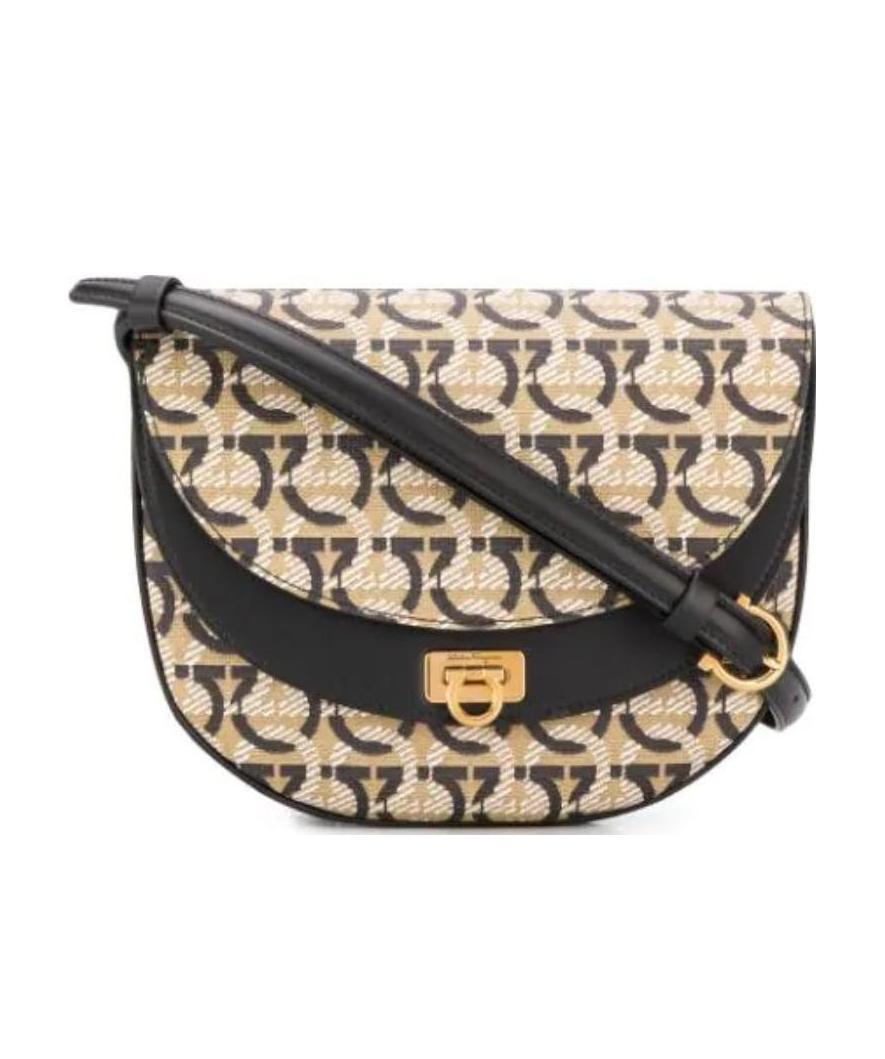 Ferragamo Trvel Cnvs Saddle Bg In Nude
