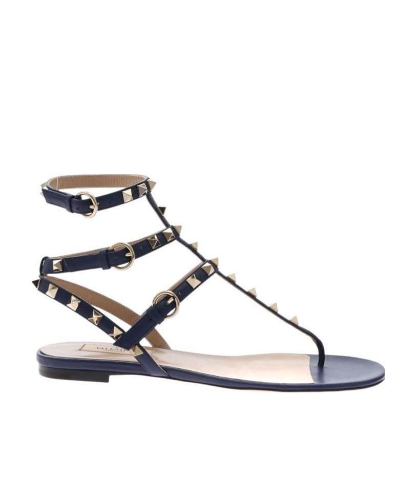 Valentino Garavani Rockstud Flip-flop Sandlas In Black