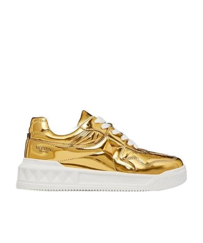 Valentino One Stud Low-top Sneakers In White
