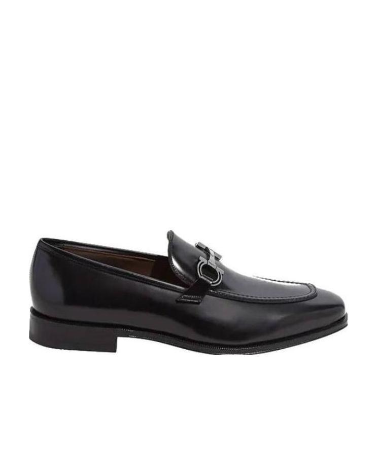 Ferragamo Logo Business Casual Shoes In Black
