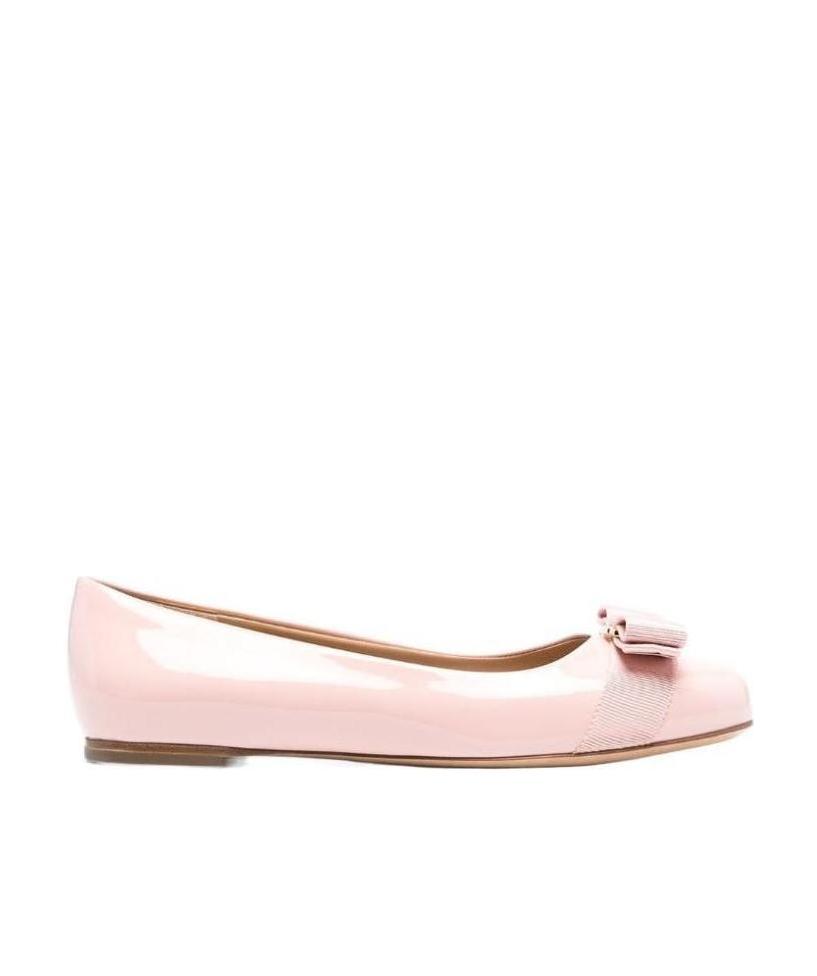 Ferragamo Black Maryan Loafers With Golden Plaque Logo In Nude