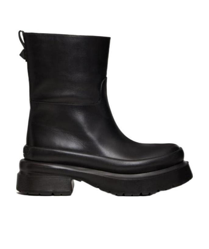Valentino Garavani Roman Stud Leather Boots In Black
