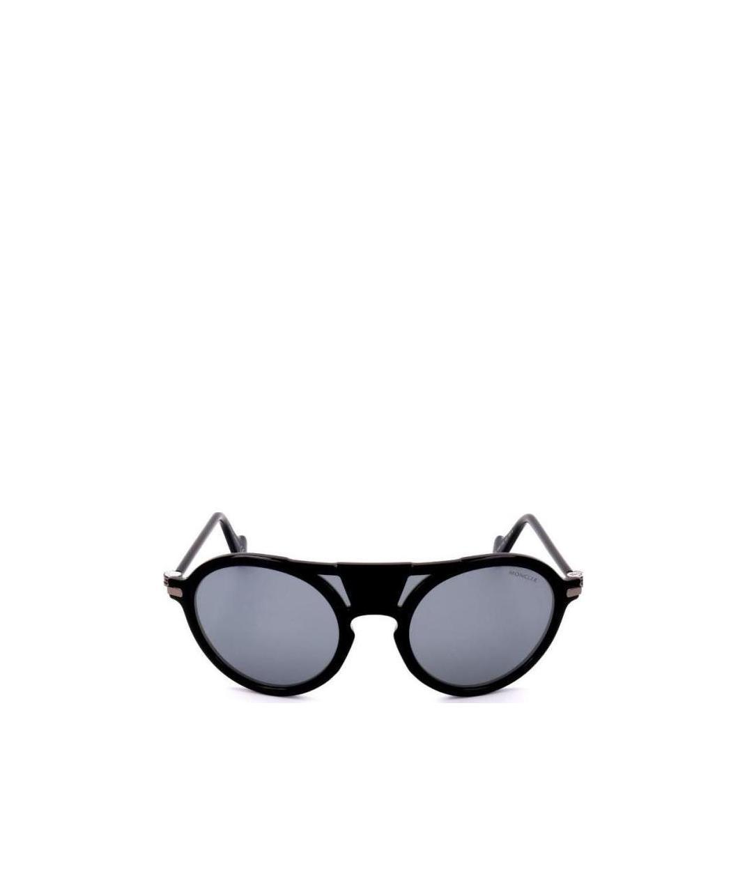 Moncler Geometric Sunglasses In Gray